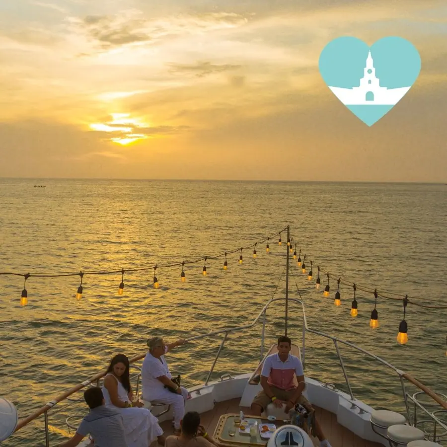 Atardecer en la bahía a bordo del Sibarita Master — 1