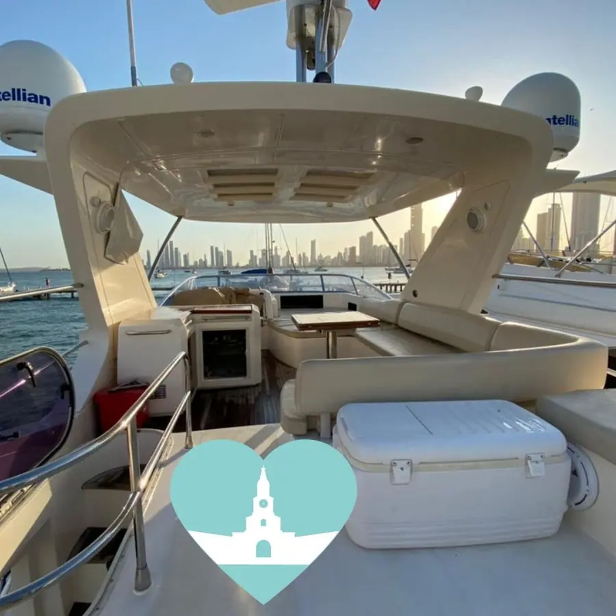 Yate Azimut Deluxe de 65 pies en Cartagena — 4