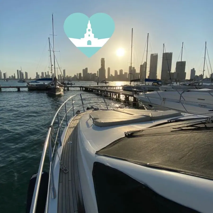 Yate Azimut Deluxe de 65 pies en Cartagena — 5