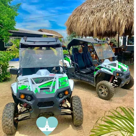 Dos horas en 4x4 en una isla a 15 minutos en lancha, con guía, almuerzo y transporte al hotel.