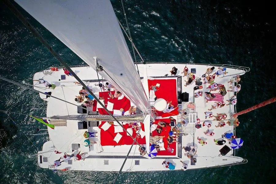 Catamarán de fiesta de 65 pies en Cartagena — 2