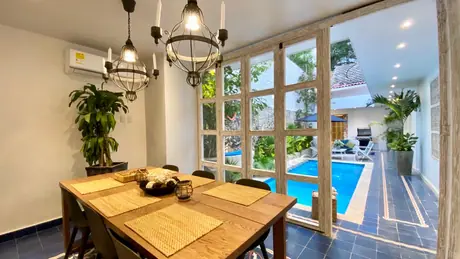 Casa Laurel: 7 habitaciones para 16 huéspedes, con piscina y jacuzzi privados.
