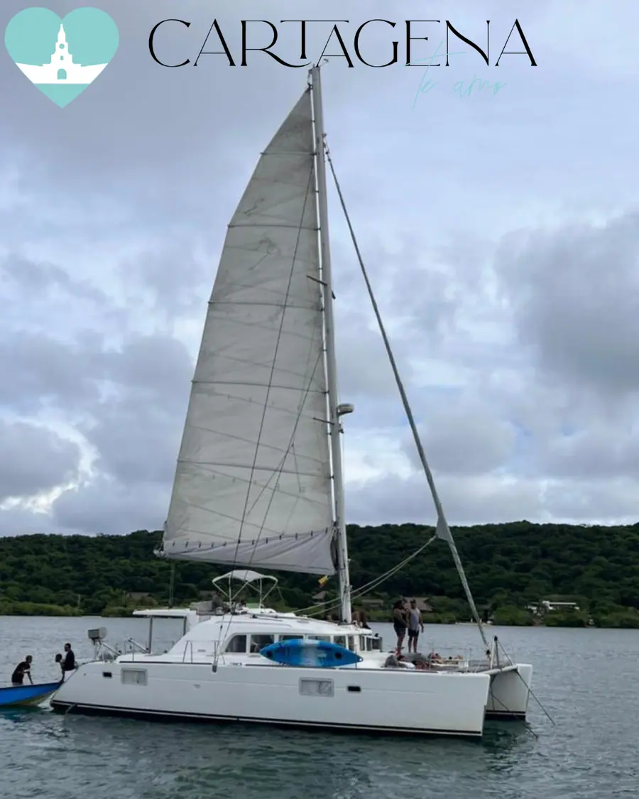 Catamarán Party 3 de 44 pies en Cartagena — 1
