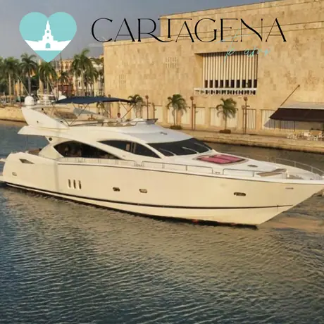 Sunseeker de 82 pies para 20 invitados: 3 camarotes, tripulación de tres y juguetes acuáticos.