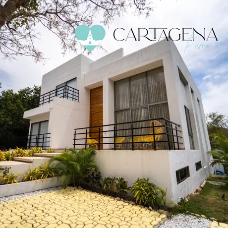 Casa de 5 habitaciones y 5 baños en el condominio Barú Grande, con piscina, jacuzzi y deck.