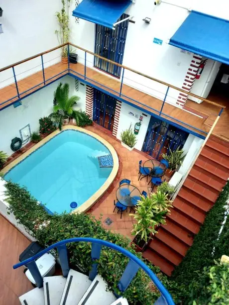 Casa completa en Getsemaní para 18 a 23 huéspedes, con piscina y desayuno diario.