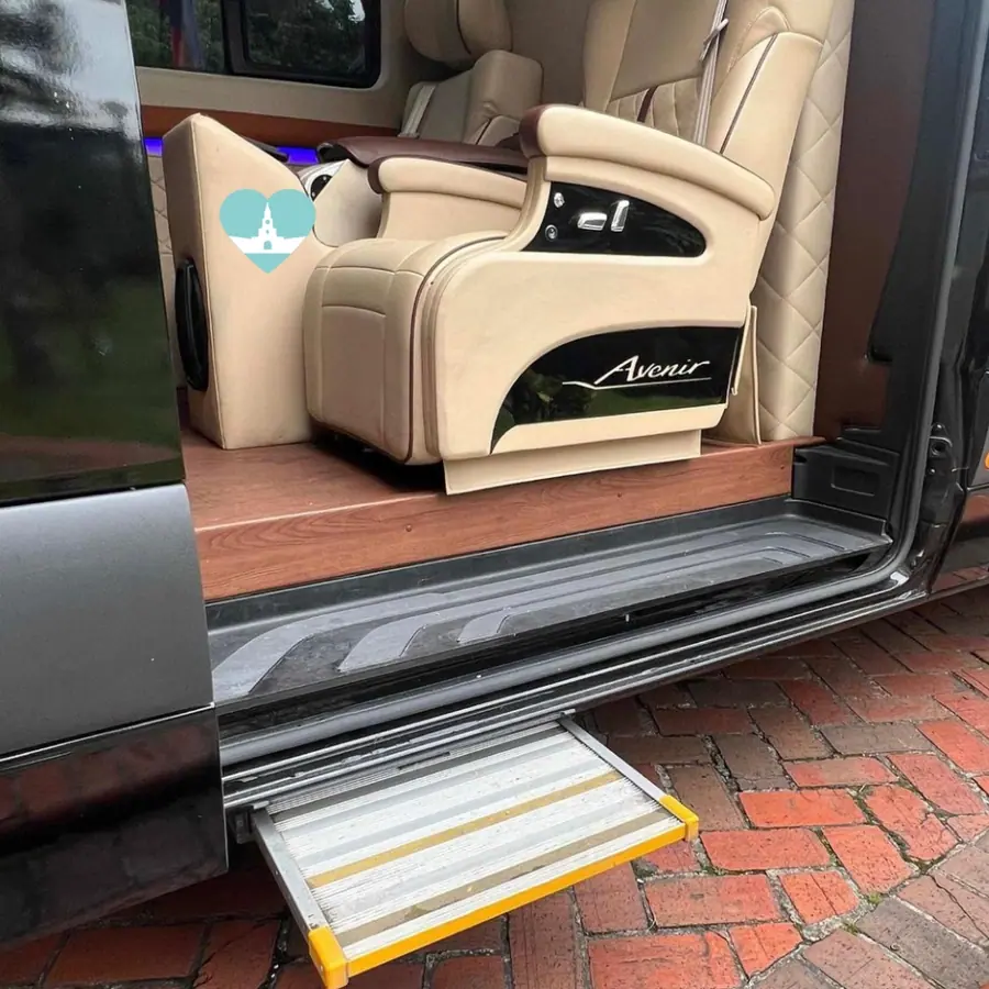 Van Mercedes-Benz privada para 9 personas — 4