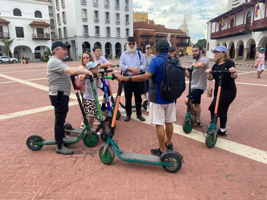 Cartagena en scooter eléctrico: city tour cultural — 1