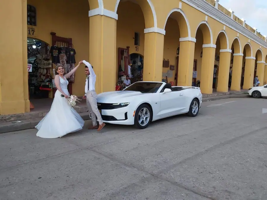 Camaro convertible con conductor en Cartagena — 1