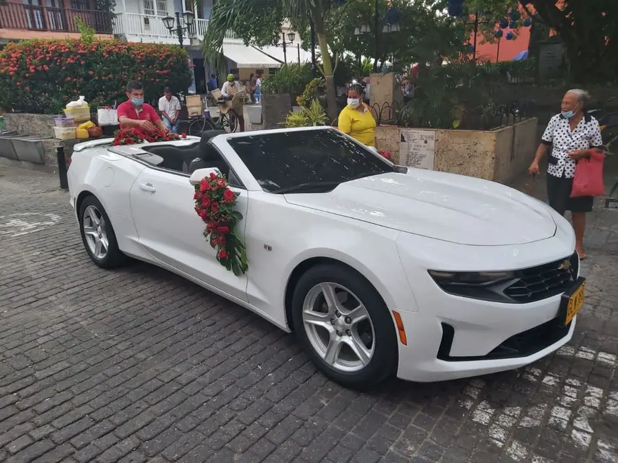 Camaro convertible con conductor en Cartagena — 2