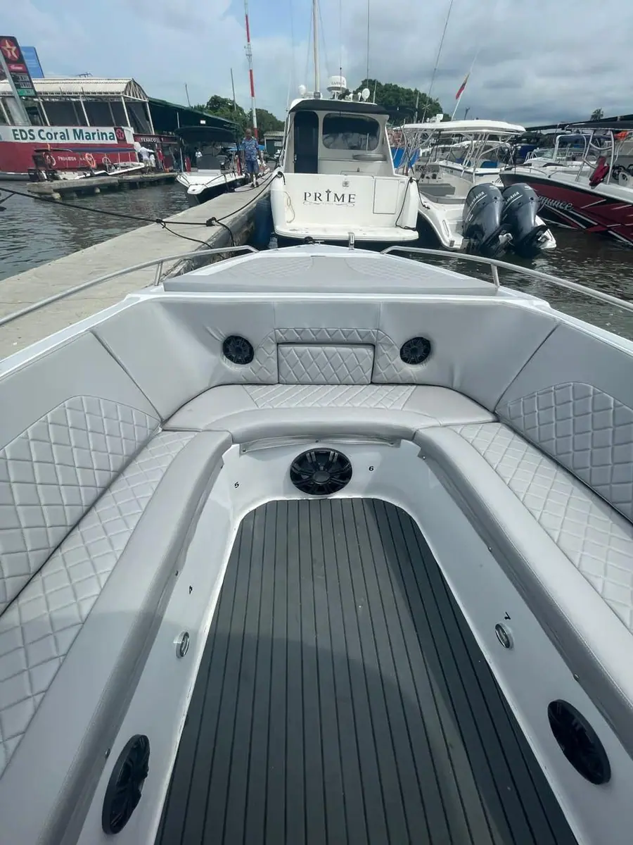 Fiesta privada en barco por la bahía al atardecer — 5