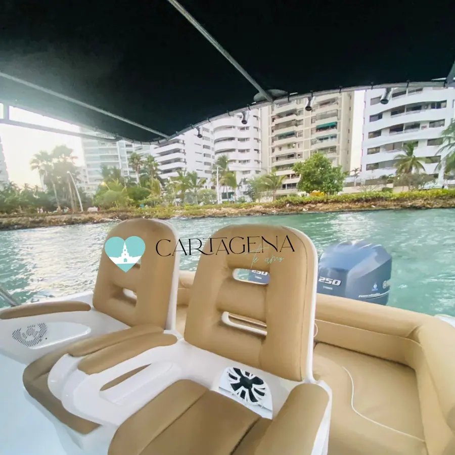 Bote deportivo Las Babys: 32 pies para 12 personas — 3