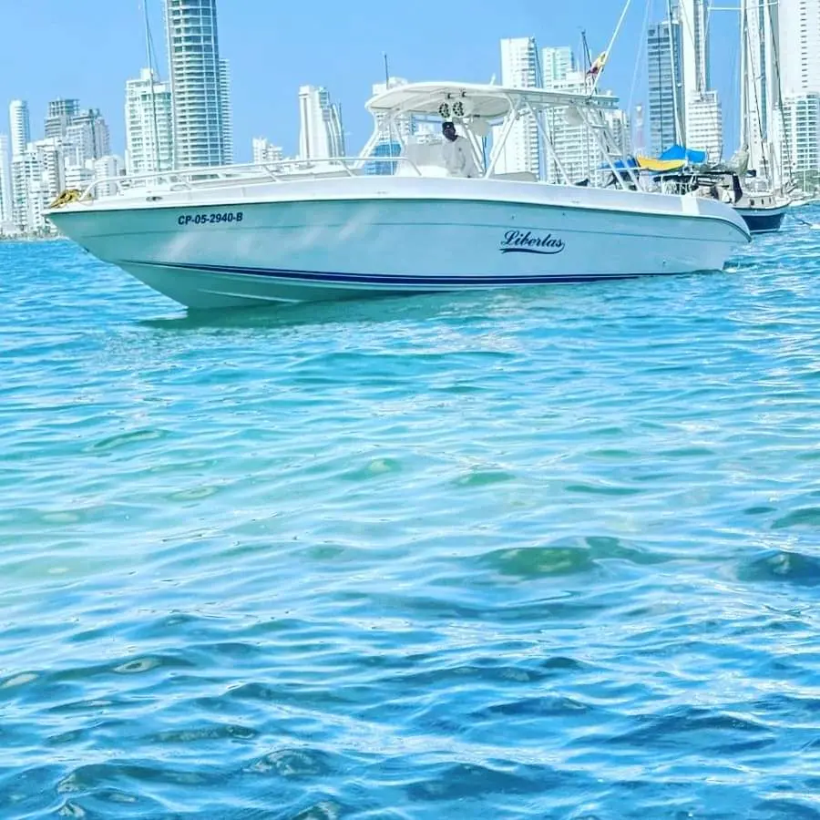 Bote 38 Pies en Cartagena con Baño y Sonido — 1
